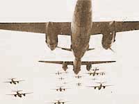 Bombardieri americani in formazione di volo
